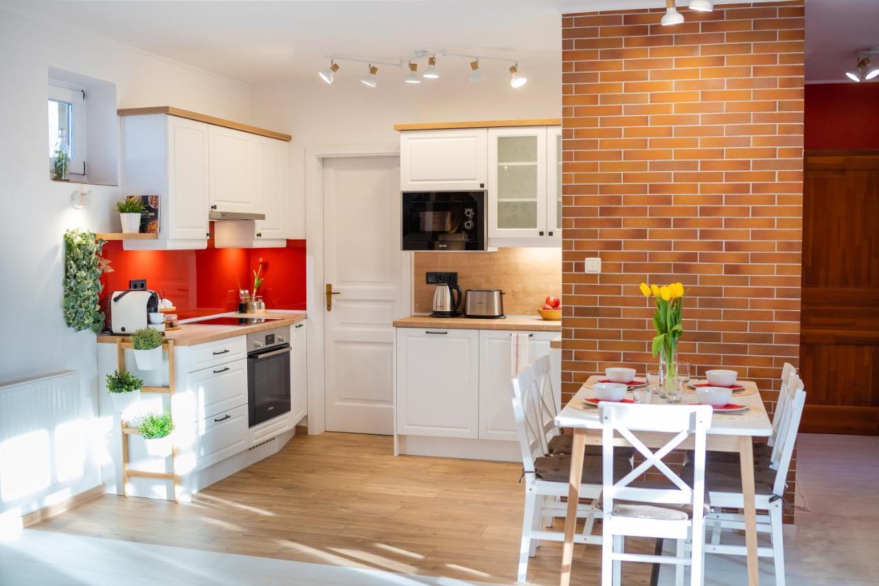 Sara-Lux Apartman Nyarliget ภายนอก รูปภาพ