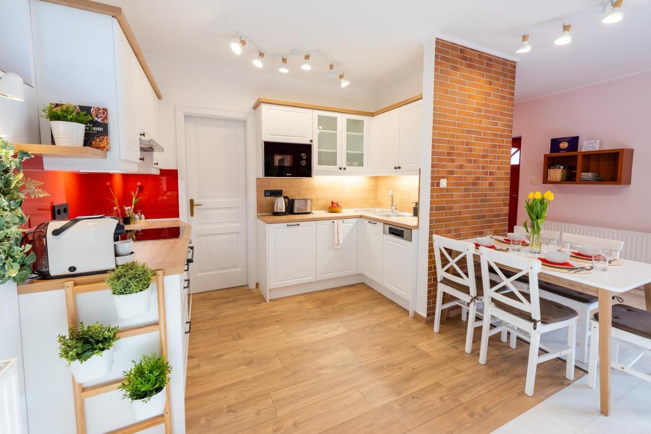 Sara-Lux Apartman Nyarliget ภายนอก รูปภาพ