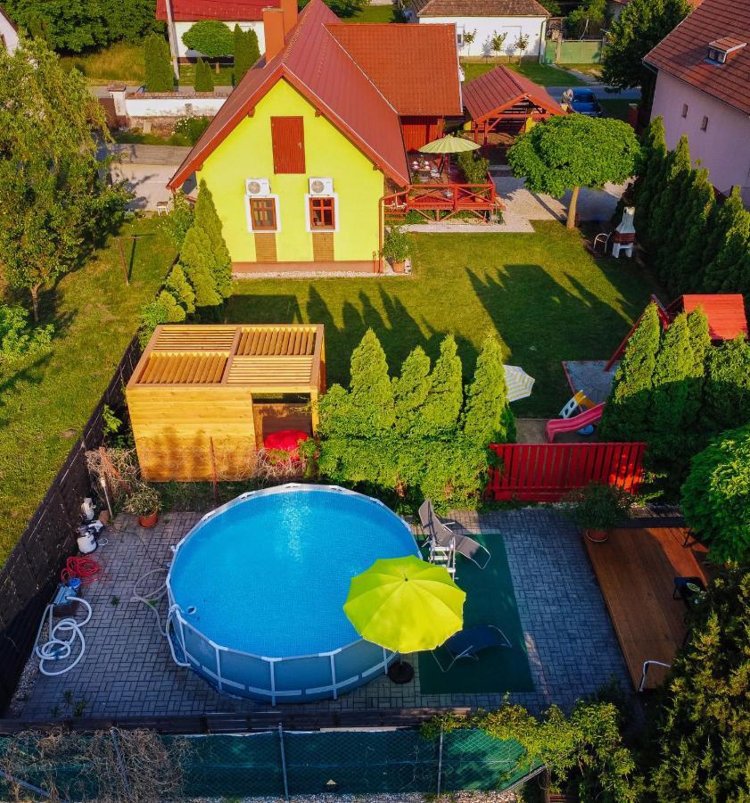 Sara-Lux Apartman Nyarliget ภายนอก รูปภาพ