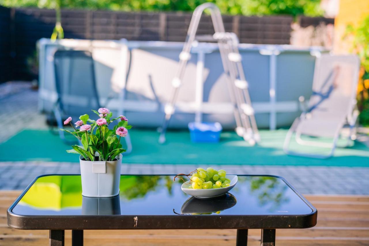 Sara-Lux Apartman Nyarliget ภายนอก รูปภาพ