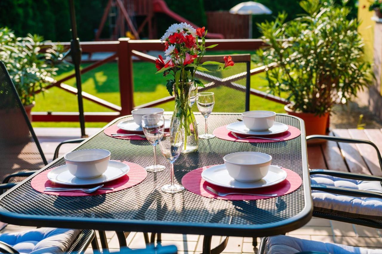 Sara-Lux Apartman Nyarliget ภายนอก รูปภาพ